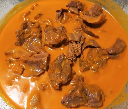 taro-epice-sauce-jaune-taro-ecipe-du-cameroun